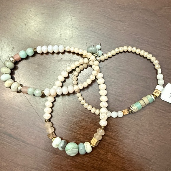 Anthropologie Beaded Stretch Stackable Bracelets Set!!🔥🔥🔥 - Picture 5 of 16